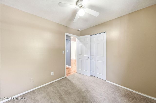 2408 Parliament Ct, Louisville, KY 40272