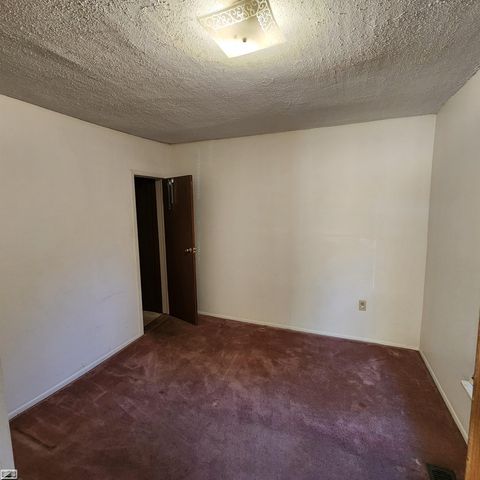 73385 Floral Street, Armada, MI 48005