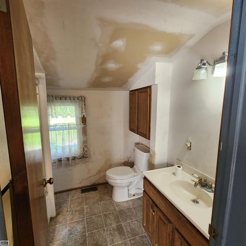 73385 Floral Street, Armada, MI 48005