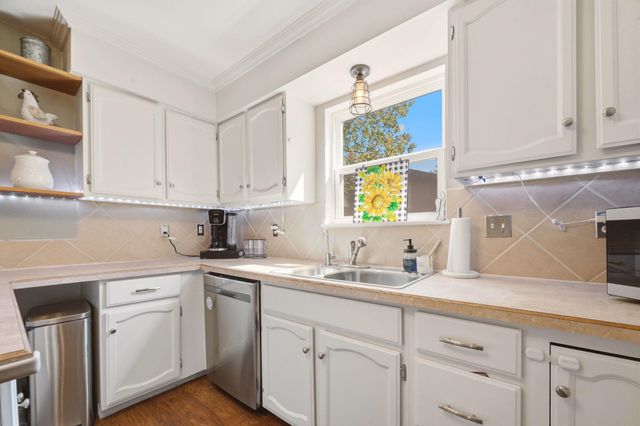 2006 E Ravena St, Park City, KS 67219