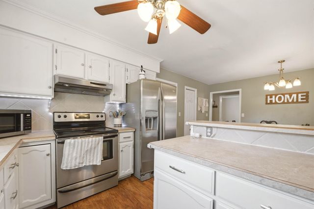 2006 E Ravena St, Park City, KS 67219