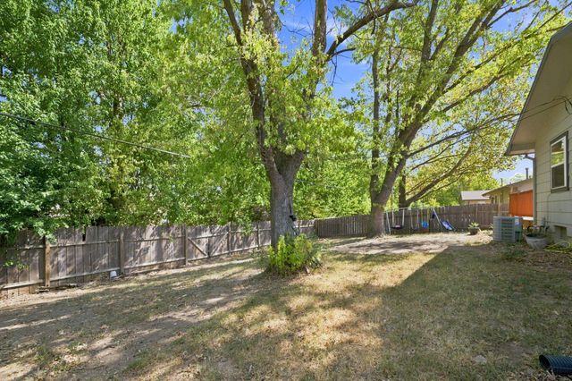 2006 E Ravena St, Park City, KS 67219