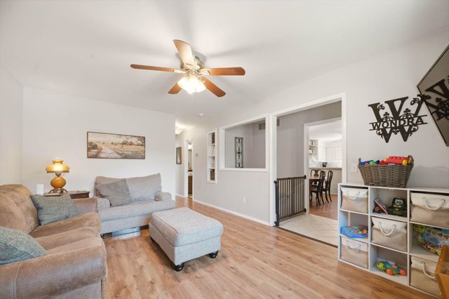 2006 E Ravena St, Park City, KS 67219