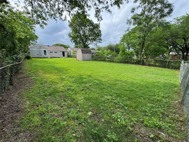 918 N Barnett Avenue, Dallas, TX 75211