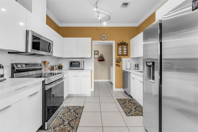 6502 SW 157th Ct, Miami, FL 33193