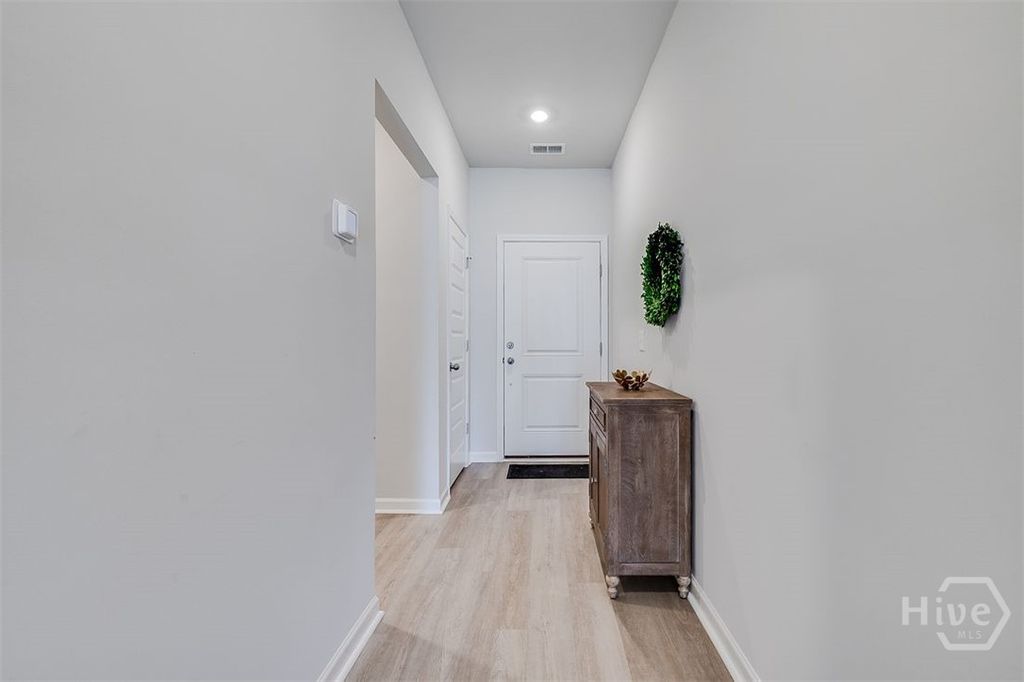 Image 5 of property listing at 264 Lillian Street, Rincon, GA 31326