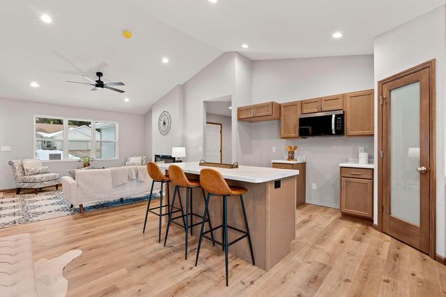 1927 SOUTHLAND LANE, New London, WI 54961