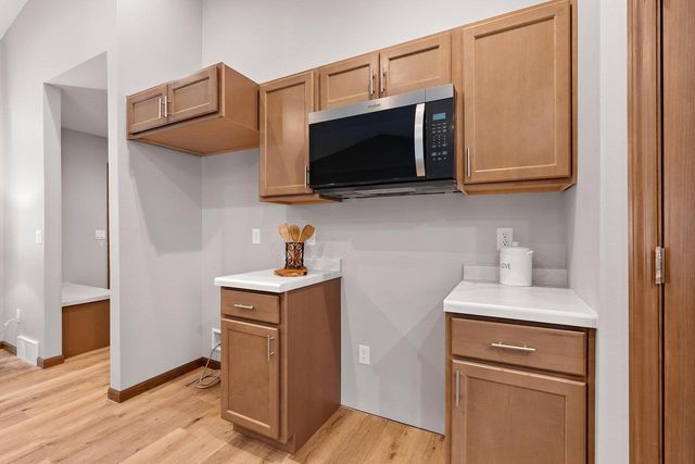 1927 SOUTHLAND LANE, New London, WI 54961