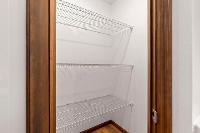 1927 SOUTHLAND LANE, New London, WI 54961