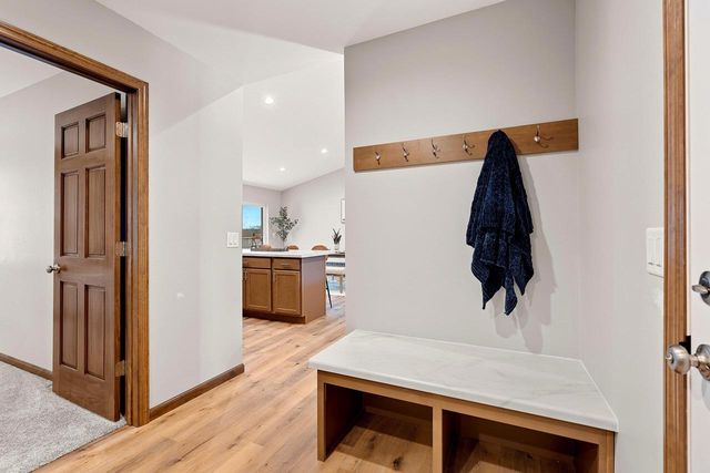 1927 SOUTHLAND LANE, New London, WI 54961