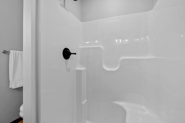 1927 SOUTHLAND LANE, New London, WI 54961