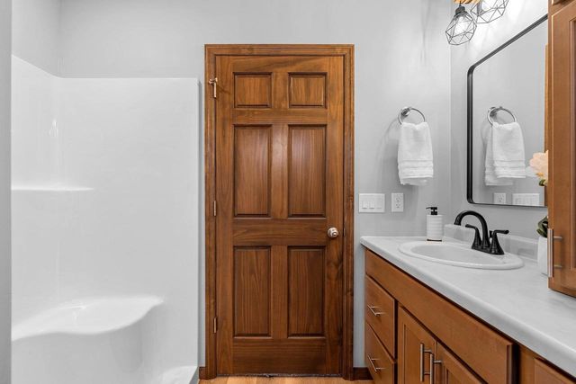 1927 SOUTHLAND LANE, New London, WI 54961