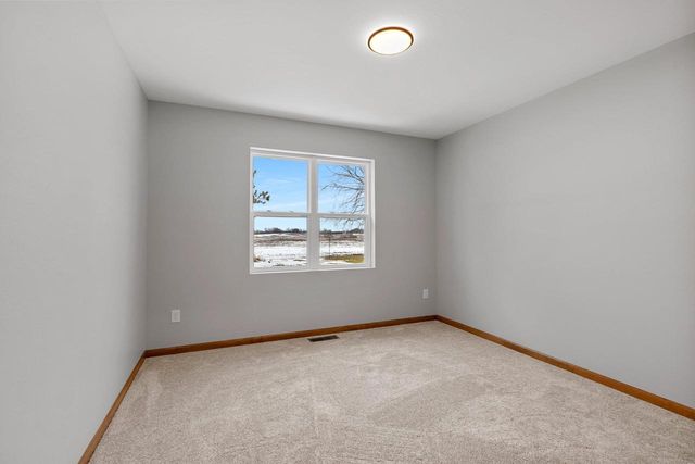 1927 SOUTHLAND LANE, New London, WI 54961