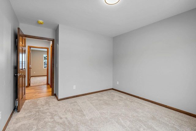 1927 SOUTHLAND LANE, New London, WI 54961