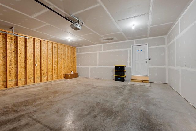 1927 SOUTHLAND LANE, New London, WI 54961