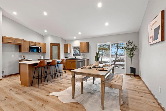 1927 SOUTHLAND LANE, New London, WI 54961