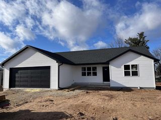 1927 SOUTHLAND LANE, New London, WI 54961