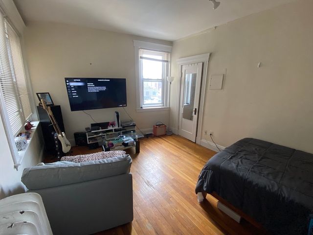 69 Park Dr 10, Boston, MA 02215