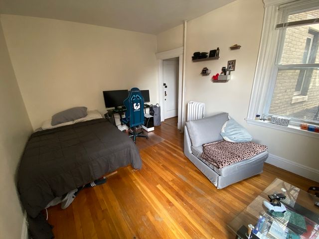 69 Park Dr 10, Boston, MA 02215