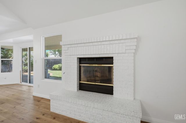 6347 New Dawn Court, Bakersfield, CA 93308