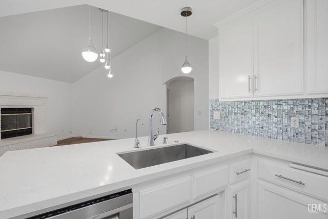 6347 New Dawn Court, Bakersfield, CA 93308