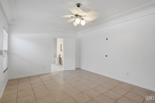 6347 New Dawn Court, Bakersfield, CA 93308