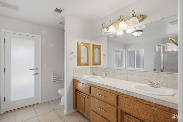 6347 New Dawn Court, Bakersfield, CA 93308