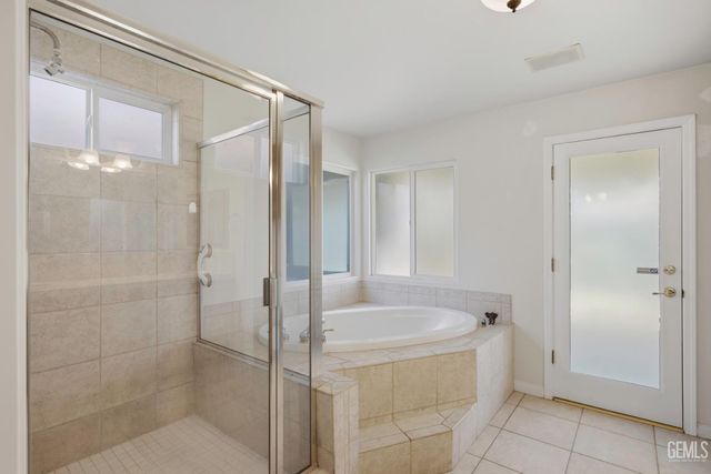 6347 New Dawn Court, Bakersfield, CA 93308
