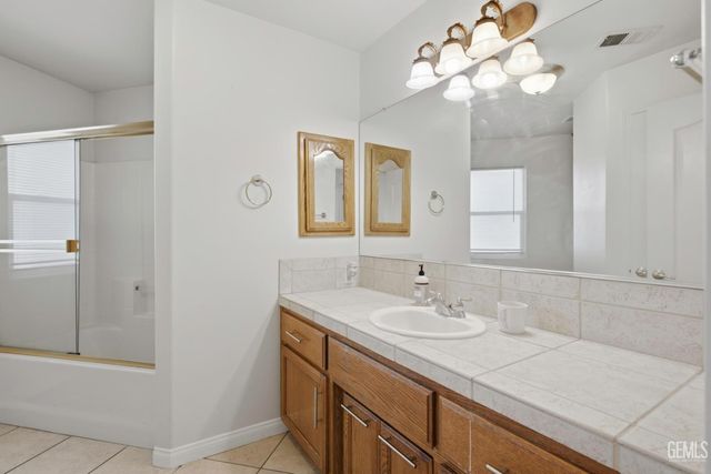 6347 New Dawn Court, Bakersfield, CA 93308