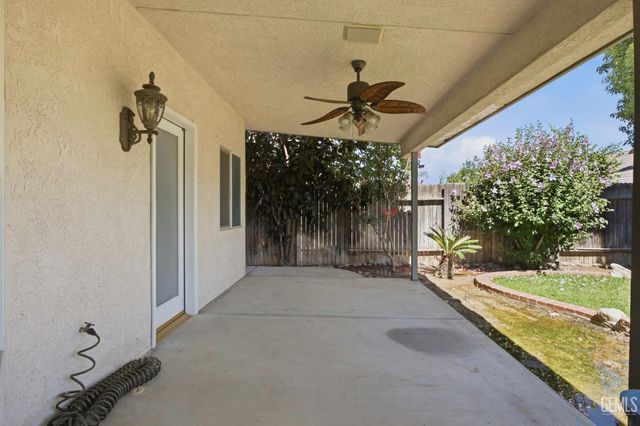 6347 New Dawn Court, Bakersfield, CA 93308