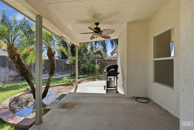 6347 New Dawn Court, Bakersfield, CA 93308