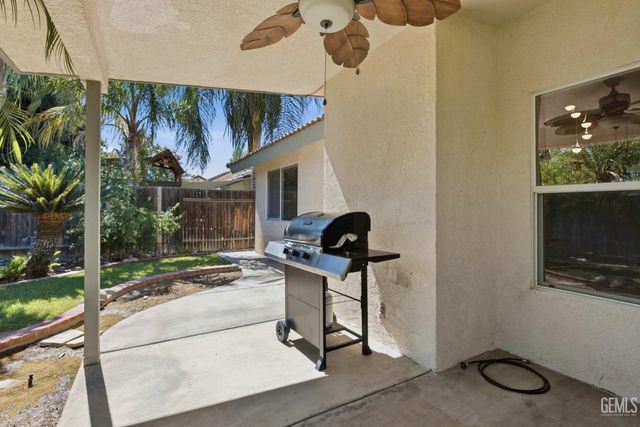 6347 New Dawn Court, Bakersfield, CA 93308