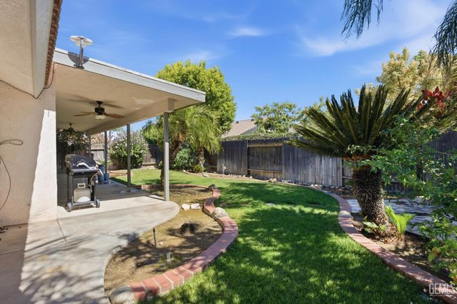 6347 New Dawn Court, Bakersfield, CA 93308
