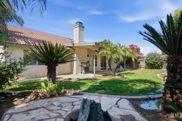 6347 New Dawn Court, Bakersfield, CA 93308