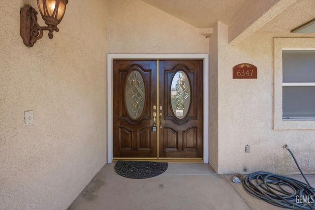 6347 New Dawn Court, Bakersfield, CA 93308