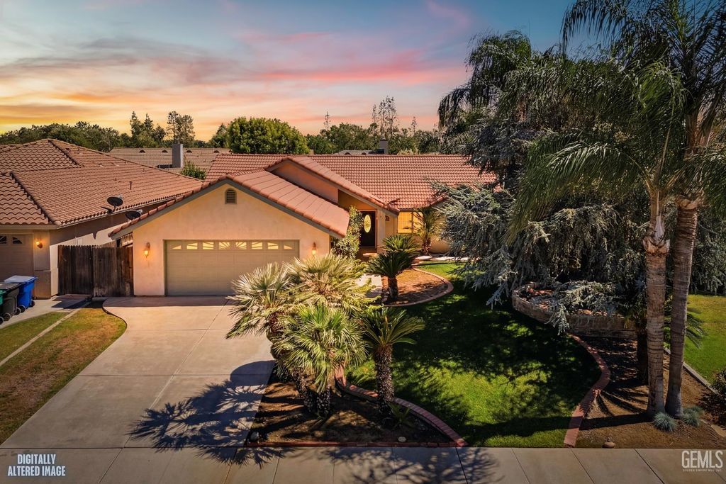 6347 New Dawn Court, Bakersfield, CA 93308