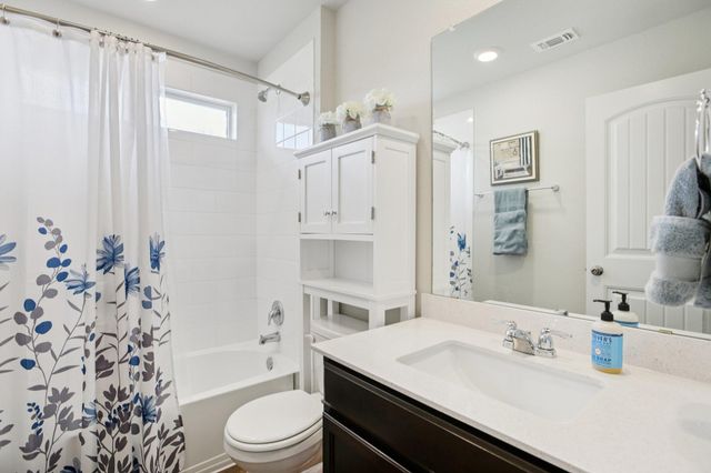 1001 Pembroke CT, Hutto, TX 78634