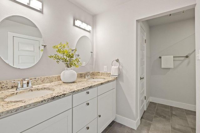 60 Augusta DR, Wimberley, TX 78676