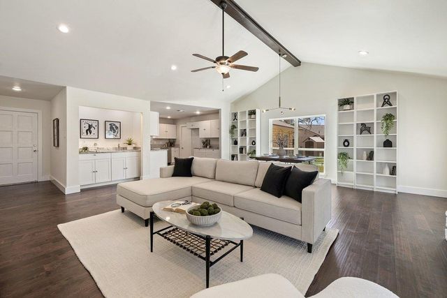 60 Augusta DR, Wimberley, TX 78676