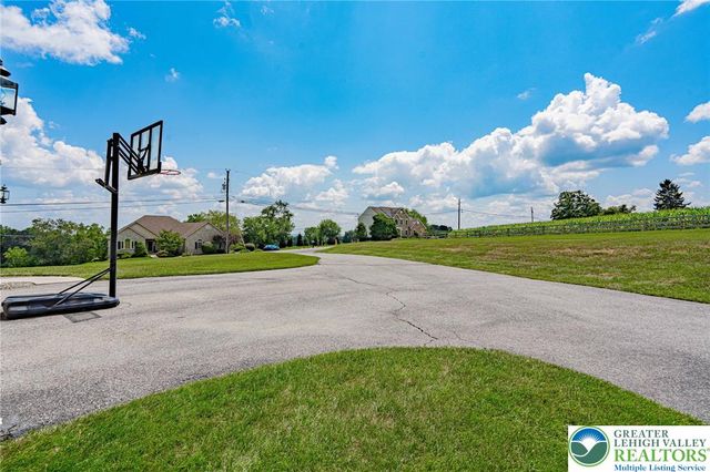 2639 Bellview Road, North Whitehall Twp, PA 18078