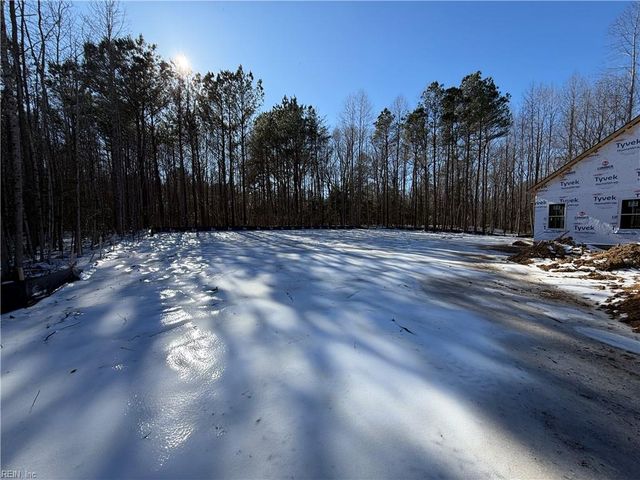 27 East West PW, Gloucester, VA 23061