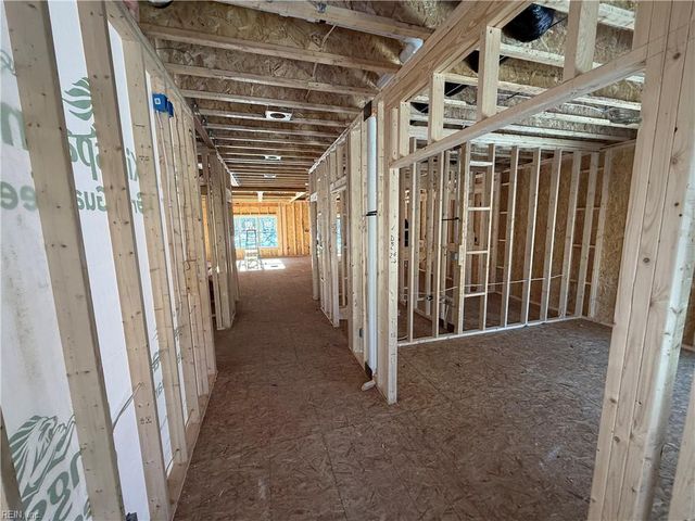 27 East West PW, Gloucester, VA 23061