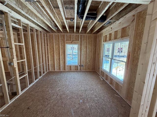 27 East West PW, Gloucester, VA 23061