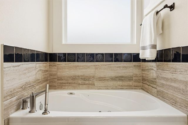 1009 Scenic DR, Georgetown, TX 78626