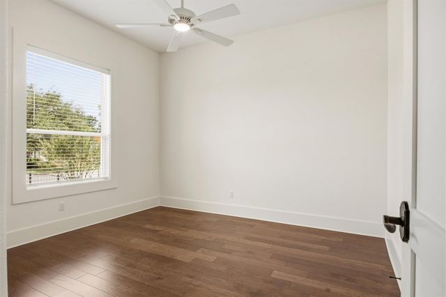 1009 Scenic DR, Georgetown, TX 78626