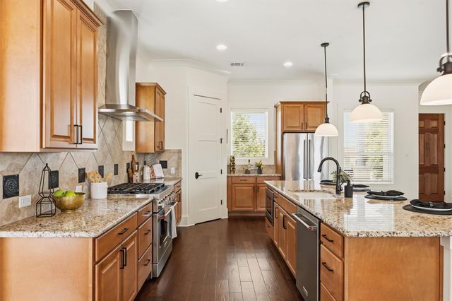 1009 Scenic DR, Georgetown, TX 78626