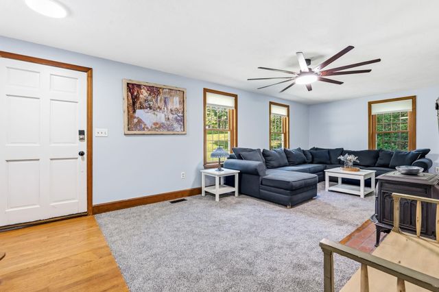 15 Oxbow Lane, Derry, NH 03038