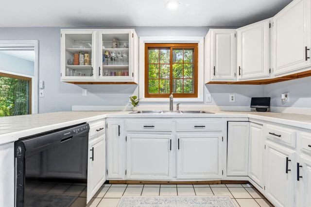 15 Oxbow Lane, Derry, NH 03038