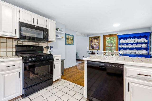 15 Oxbow Lane, Derry, NH 03038