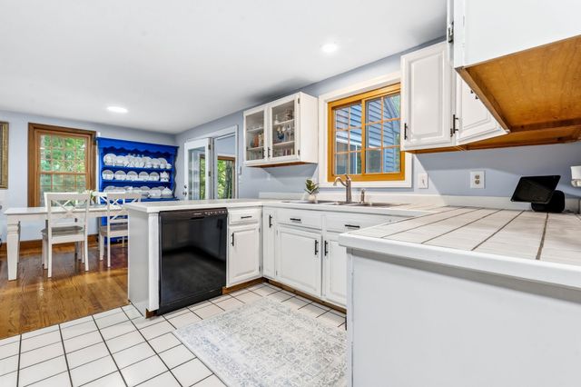 15 Oxbow Lane, Derry, NH 03038